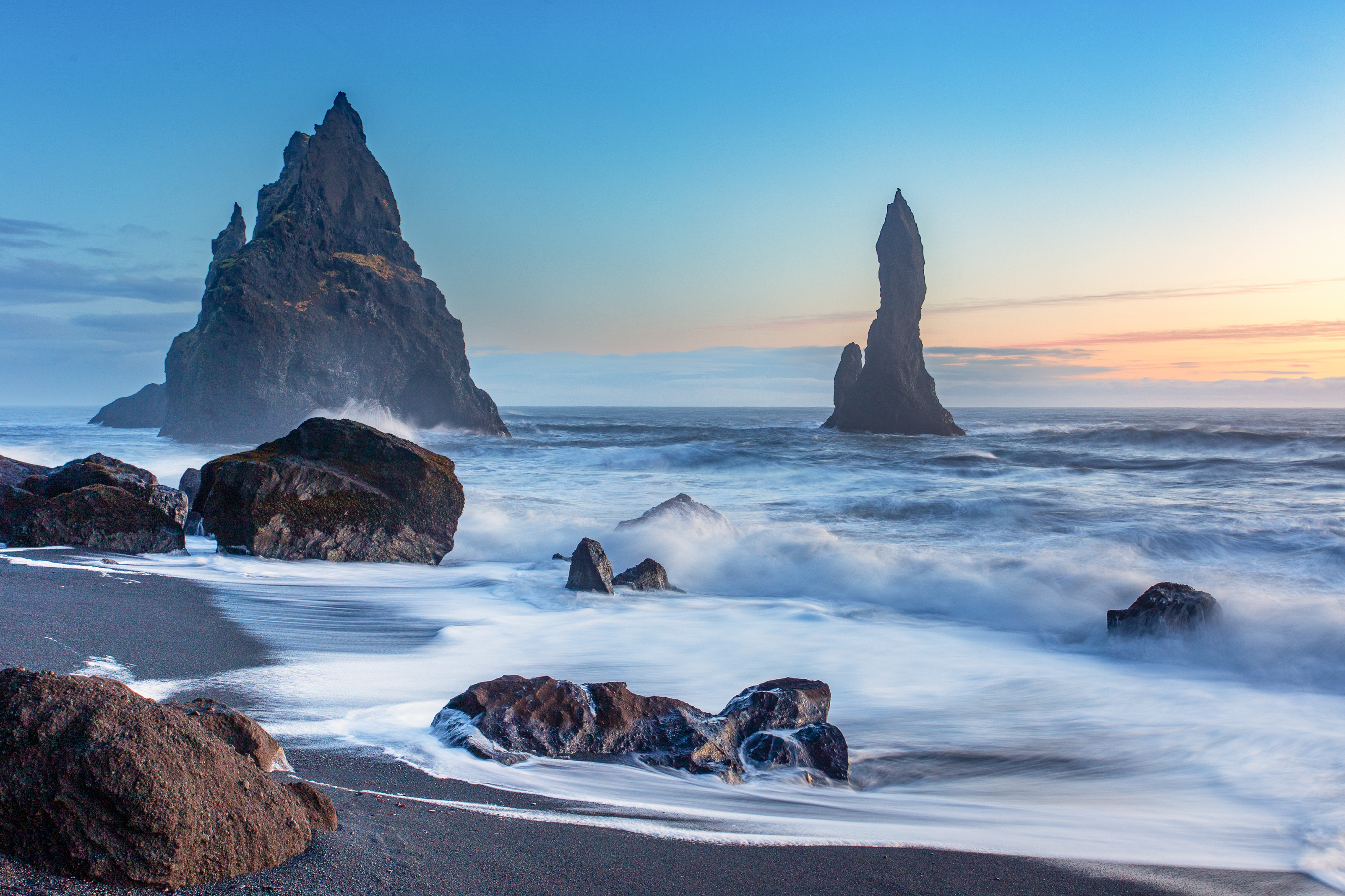 01_Vik_Shoreline_Vanessa_Bateson.jpg