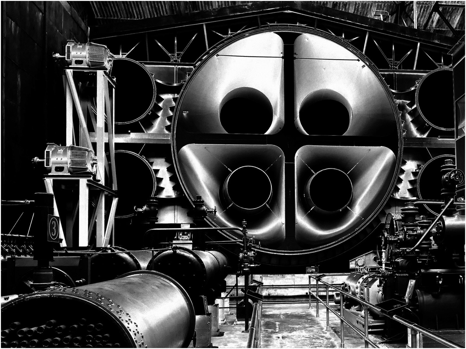 Alan_Cooke_Stratosphere_Chamber.jpg