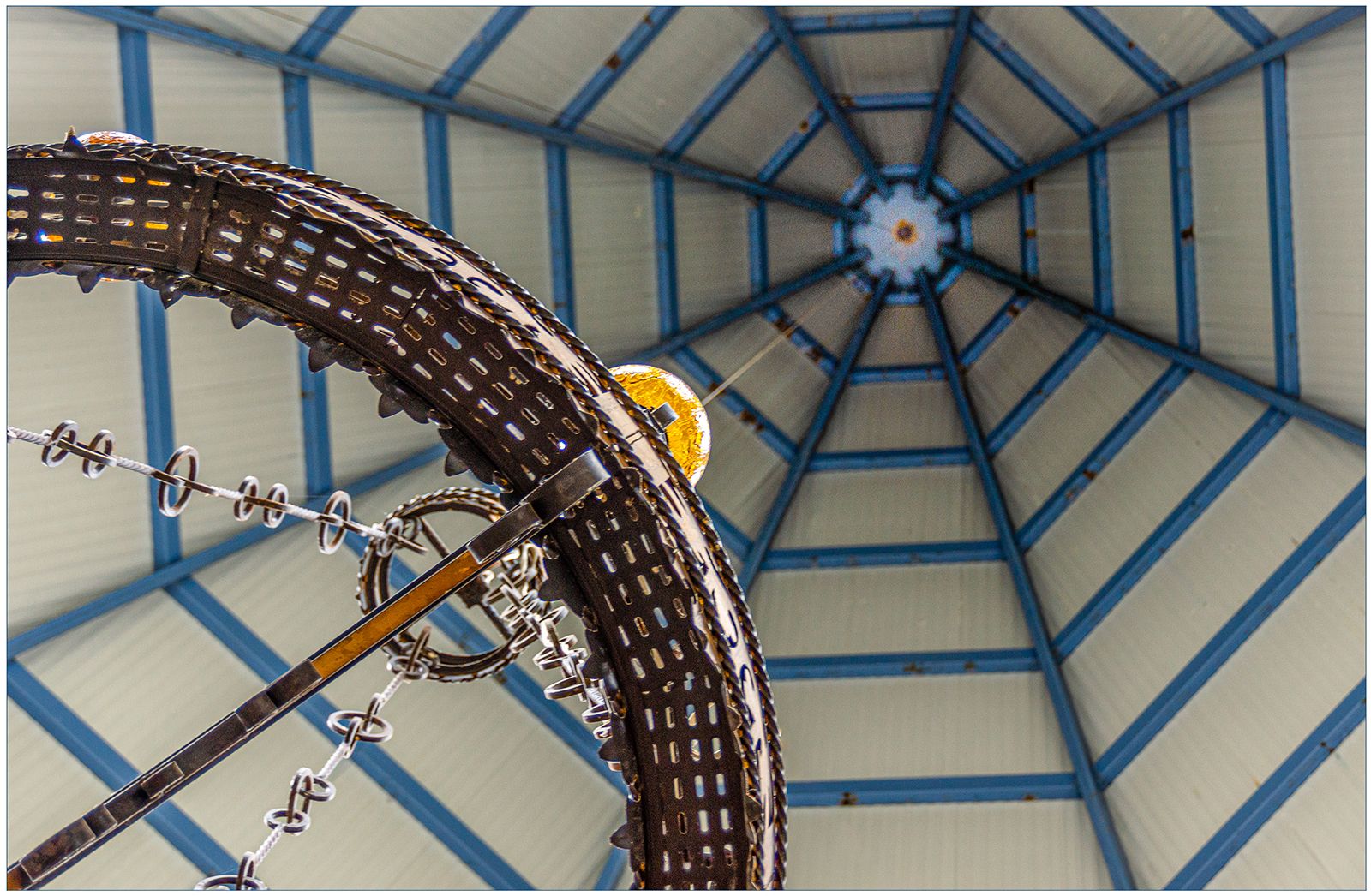 03 Chandelier rob snellgrove